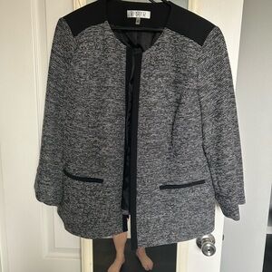 Kasper Women's Black and Gray Jacket